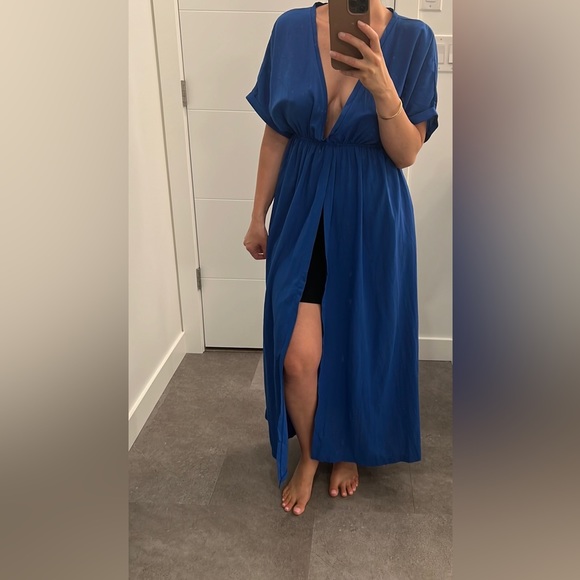 Beach cover up - Picture 1 of 2